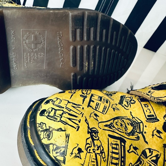 Dr Martens Getta Grip Yellow London Print 10 eyelet Steel Toe Boots - England - Picture 9 of 11